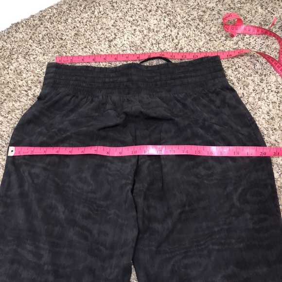 Athleta Camden Printed Jogger Track Pants Size 6 Dark Gray Black - Picture 5 of 10